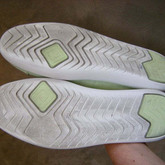 Tom's size 11 Alpargata flats light green - Picture 7 of 7
